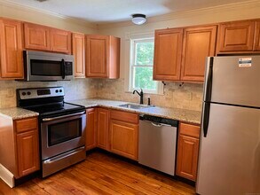48 Pratt St in Glastonbury, CT - Building Photo - Building Photo