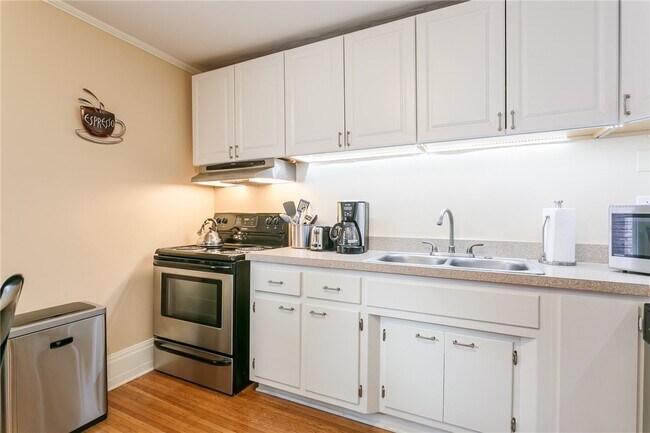 property at 9 Beverly St
