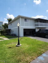3329 Ottawa Cir in Ft. Myers, FL - Building Photo