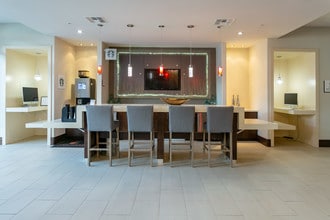 The Four in Jacksonville, FL - Building Photo - Building Photo