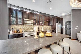 1012 Granger Farm Way in Las Vegas, NV - Building Photo - Building Photo