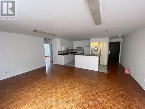 150-150 Beverley St in Toronto, ON - Building Photo - Building Photo