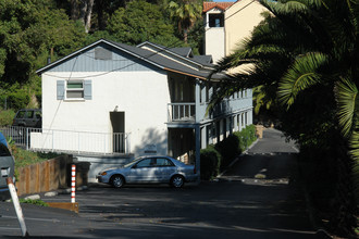 1214 Coast Village Rd in Santa Barbara, CA - Building Photo - Building Photo