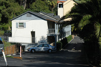 1214 Coast Village Rd in Santa Barbara, CA - Foto de edificio - Building Photo