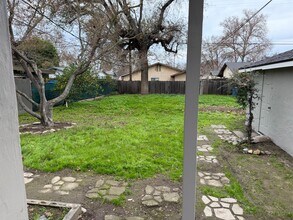 1419 Lyons Ave in Turlock, CA - Building Photo - Building Photo