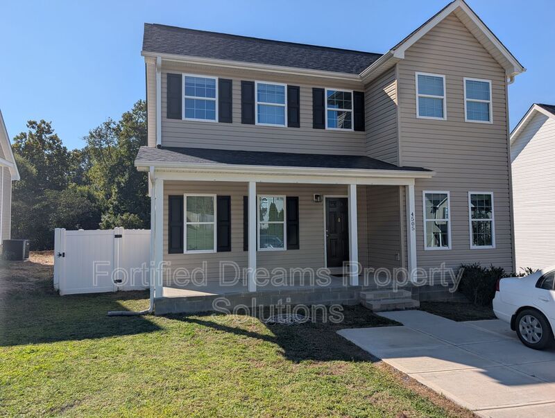4505 Holland Rd in Greensboro, NC - Building Photo