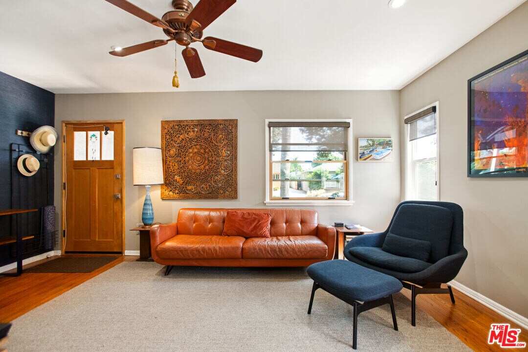 1809 Orange Grv Ave in Los Angeles, CA - Building Photo