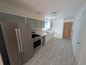 2736 W Farragut Ave, Unit 2 in Chicago, IL - Building Photo - Building Photo