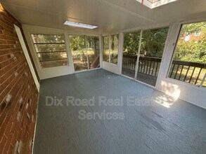 1862 Ashbrook Dr in Cincinnati, OH - Building Photo - Building Photo