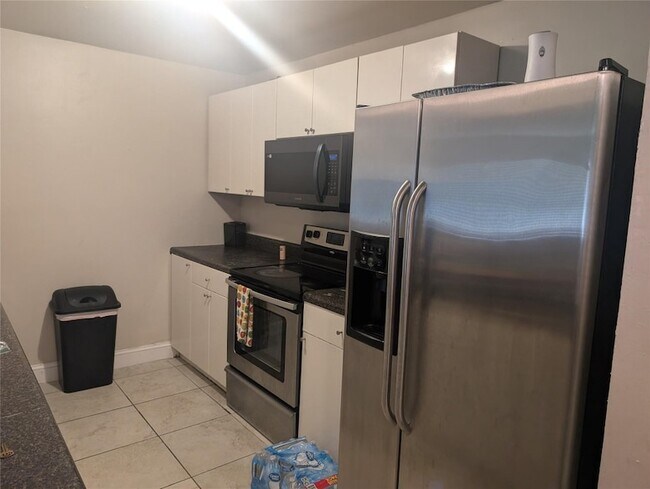 4334 NW 9th Ave, Unit 72D in Pompano Beach, FL - Building Photo - Building Photo