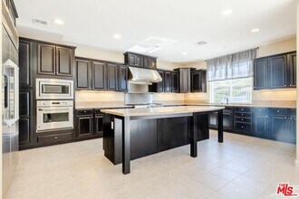 28128 N Anvil Ct in Santa Clarita, CA - Building Photo - Building Photo