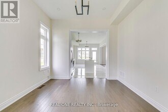 1191 Stag Holw in Oakville, ON - Building Photo - Building Photo