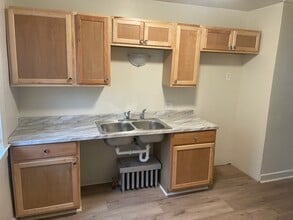 14353 Strathmoor St, Unit Upstairs in Detroit, MI - Building Photo - Building Photo