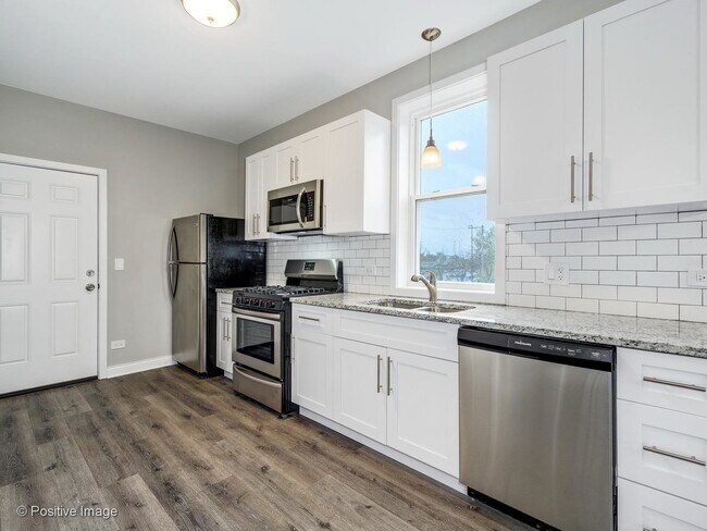 2919 N Kilpatrick Ave in Chicago, IL - Building Photo - Building Photo