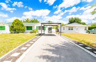 3577 Hibiscus Ave in Naples, FL - Foto de edificio - Building Photo