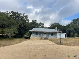 541 Buck Trail in Canyon Lake, TX - Building Photo