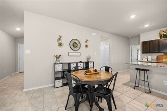 5102 Karen Grn Dr in Killeen, TX - Foto de edificio - Building Photo