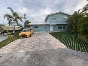 2051 SW 22nd Ave in Fort Lauderdale, FL - Building Photo - Building Photo