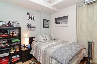1610 W Fullerton Ave, Unit 201 in Chicago, IL - Building Photo - Building Photo