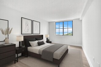 100 Kings Point Dr in Sunny Isles Beach, FL - Building Photo - Building Photo