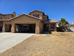 11676 Azalia Dr in Adelanto, CA - Building Photo - Building Photo