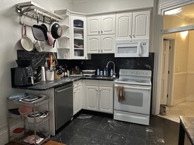 481 Beacon St, Unit 6F Apartamentos