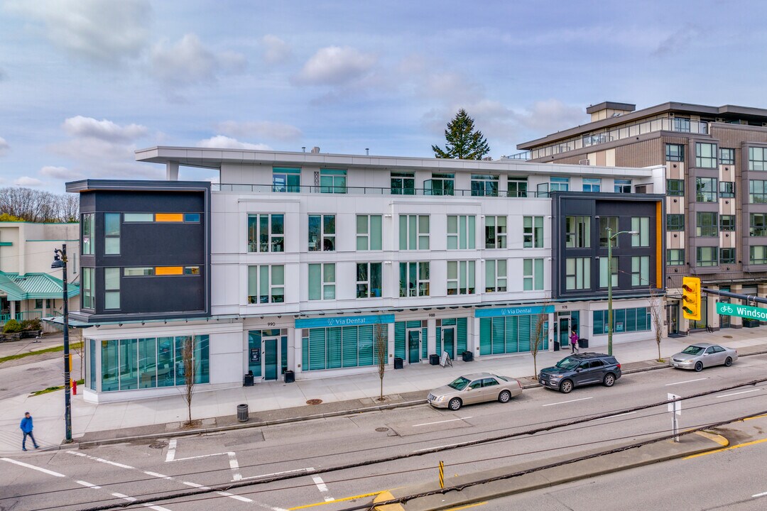 Windsor Views in Vancouver, BC - Building Photo