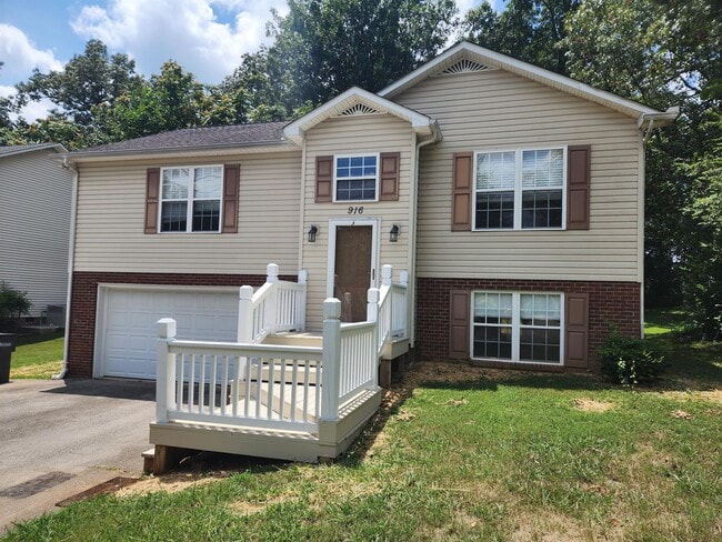 property at 916 Bill Smith Rd