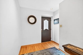 4008 Charlemagne Cir in Pittsburgh, PA - Building Photo - Building Photo