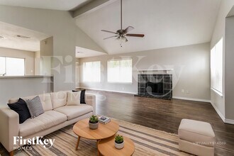 22319 Meadowrock Dr in Spring, TX - Foto de edificio - Building Photo