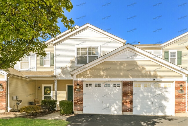 property at 4947 Heritage Heights Cir