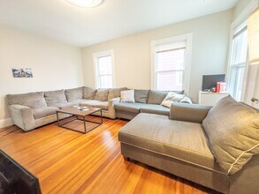 30 Carver St in Cambridge, MA - Building Photo - Building Photo