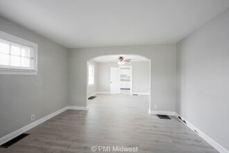4302 E 10th St in Indianapolis, IN - Building Photo - Building Photo