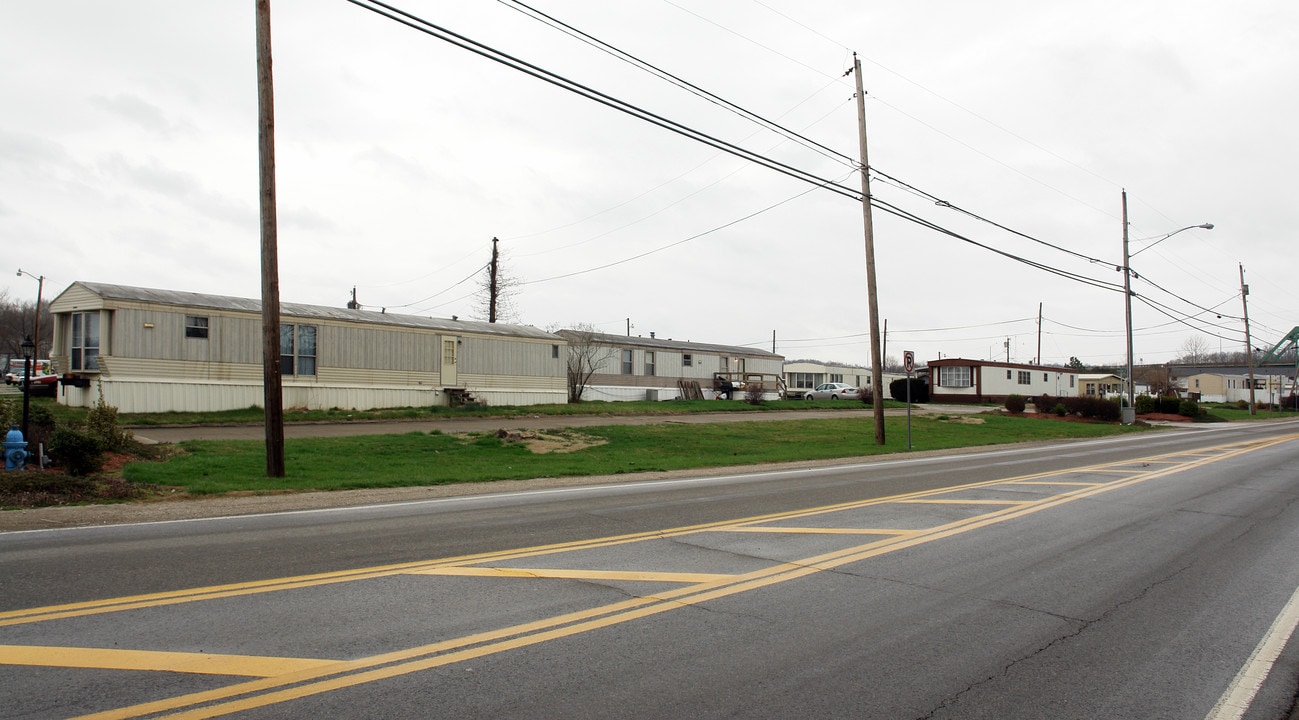 200 Wv-68 in Ravenswood, WV - Building Photo