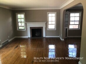 13838 Cedar Rd in University Heights, OH - Building Photo - Building Photo