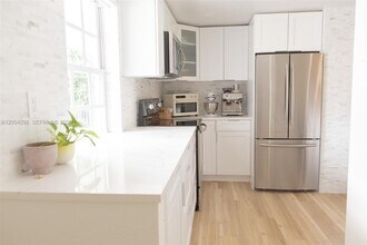 3250 N Palm Aire Dr in Pompano Beach, FL - Building Photo - Building Photo