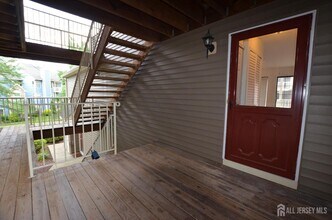 14 Lear Ct in East Brunswick, NJ - Building Photo - Building Photo