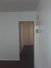 10227 England Ave, Unit #1 in Inglewood, CA - Foto de edificio - Building Photo