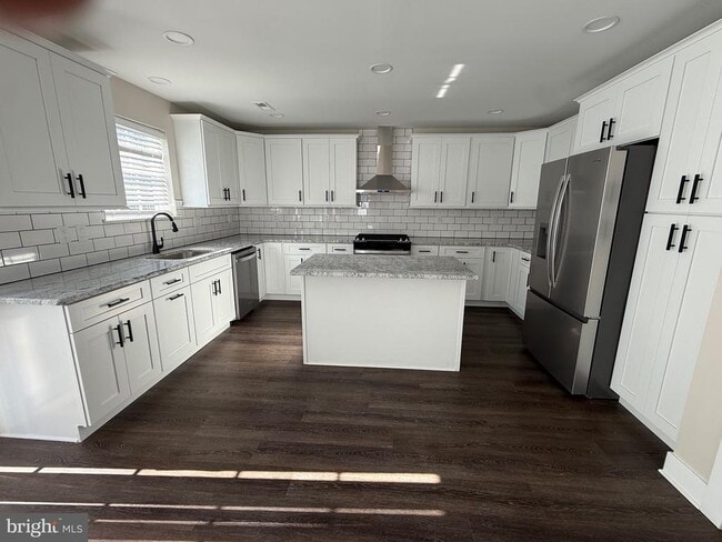 114 Isabella Dr in Glassboro, NJ - Building Photo - Building Photo