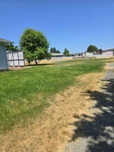 2368 Redwood Ave in Grants Pass, OR - Building Photo - Building Photo