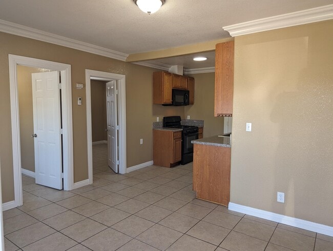 6382 Los Robles Ave in Buena Park, CA - Building Photo - Building Photo