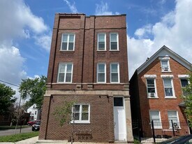 2858 S St Louis Ave in Chicago, IL - Building Photo