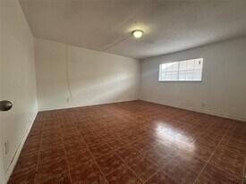 6405 Westward St in Houston, TX - Building Photo