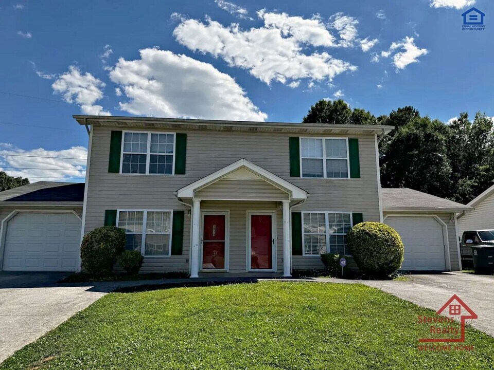 3947 Webb Oaks Ct in Chattanooga, TN - Building Photo