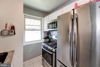 715 N George Mason Dr in Arlington, VA - Building Photo - Building Photo