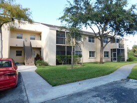 611 Cypress Lake Blvd in Pompano Beach, FL - Building Photo