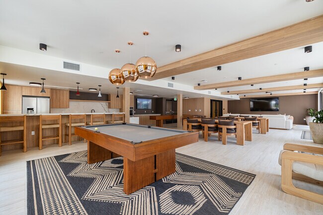 Eddy Redondo Residences in Redondo Beach, CA - Building Photo - Building Photo