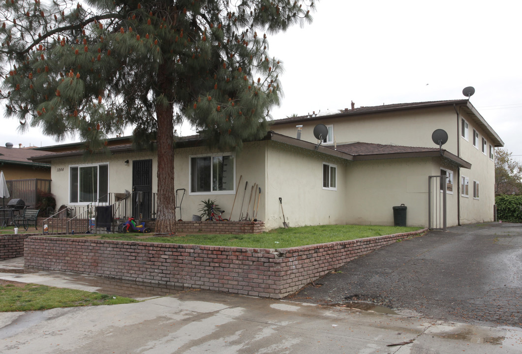 1844 Ohio St in Riverside, CA - Foto de edificio