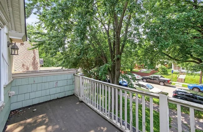 3610 Dupont Ave N in Minneapolis, MN - Foto de edificio - Building Photo