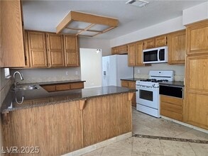 272 Cordero Dr in Henderson, NV - Building Photo - Building Photo